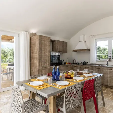 Vila Trullo Acquaro By *